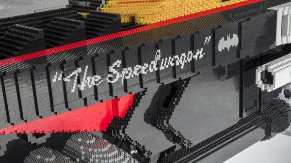 車企、玩具廠和漫畫影視公司共同打造的1:1比例樂高蝙蝠車