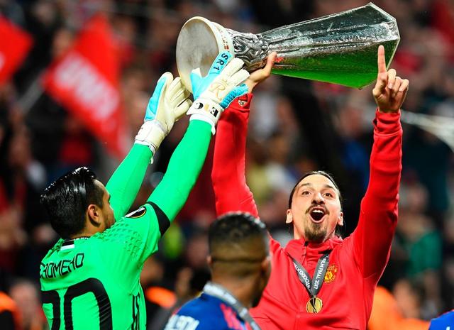 C羅式躺冠！33冠伊布圓夢 18年首捧歐戰(zhàn)獎杯